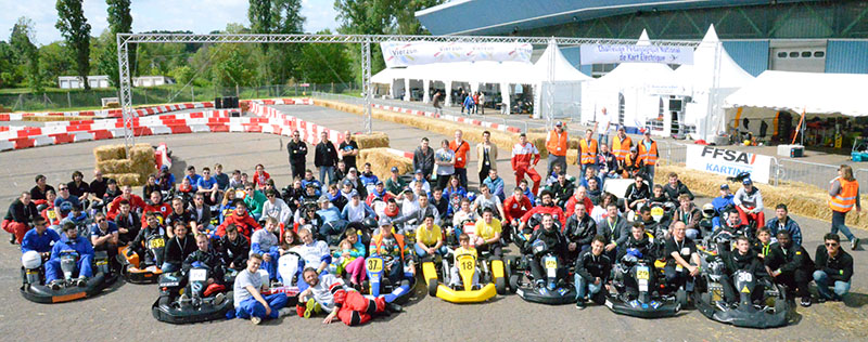 Photo de groupe de la Rencontre e-Kart 2014