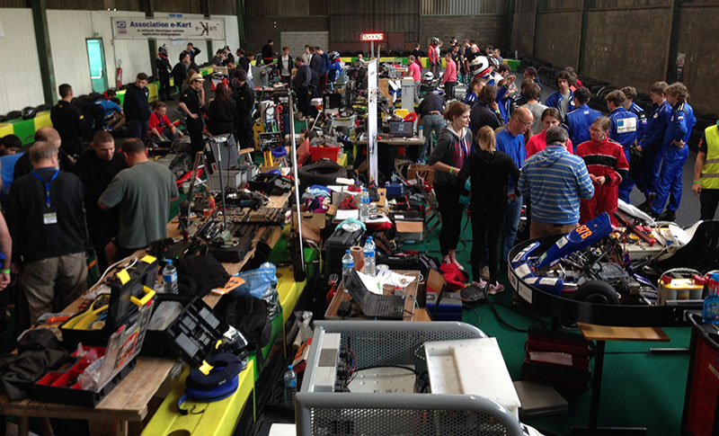 Vue sur les stands du Challenge e-Kart 2016 de Limoges